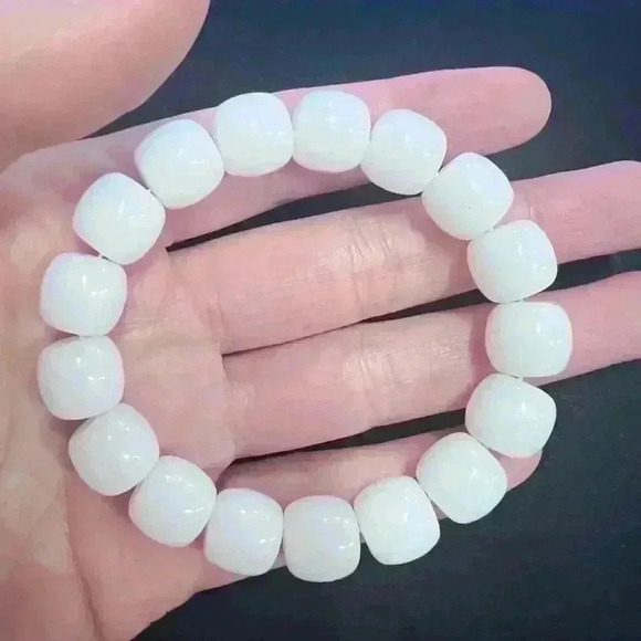 Natural Bodhi Seed  Bracelet - Serenity Bead Design - Picture 2 of 5